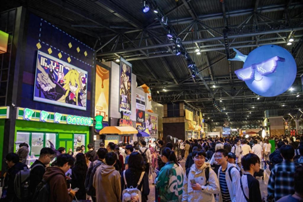 超3万玩家齐聚上海！《崩坏：星穹铁道》三周年嘉年华引爆假期文旅热潮